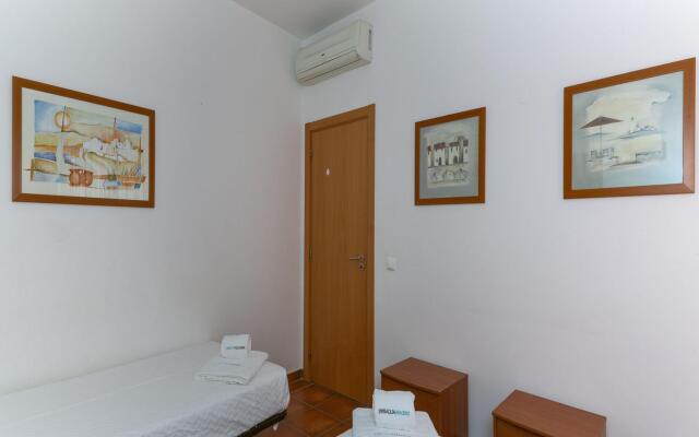 A22 - Mountain View & Seabreeze Apartment