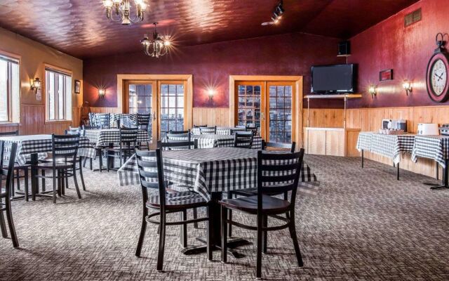 Quality Inn & Suites Munising