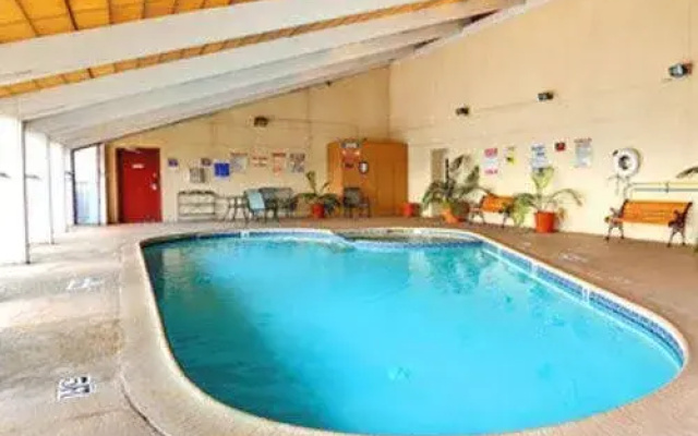 Kingsley Inn  Suites