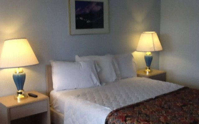 Pine Needles Inn