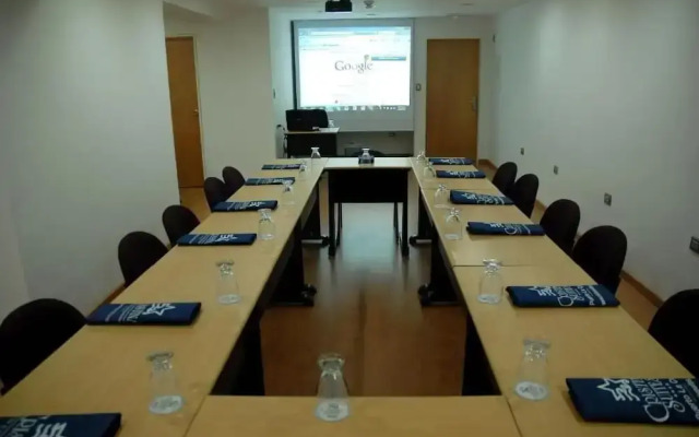 Hotel Cristina Suites
