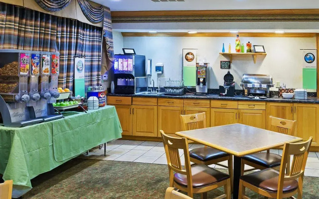 Country Inn & Suites by Radisson, Austin-University, TX