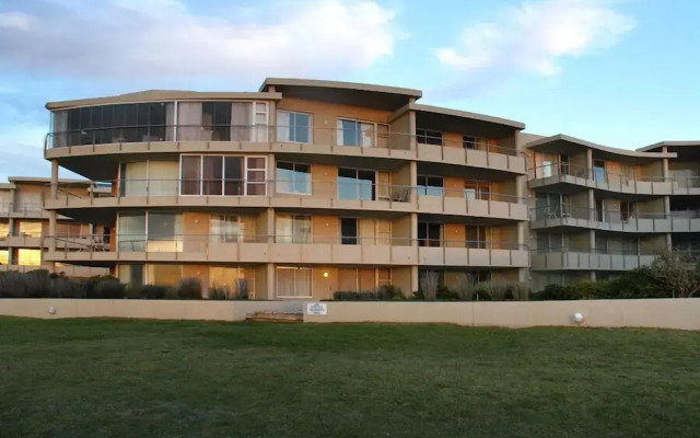 Lagoon Beach 202