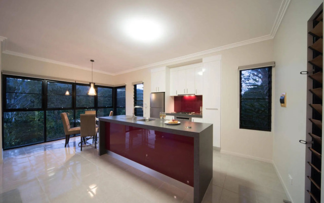 Seclude Rainforest Retreat