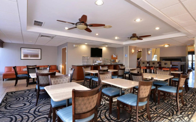 Holiday Inn Express Seaford-Route 13