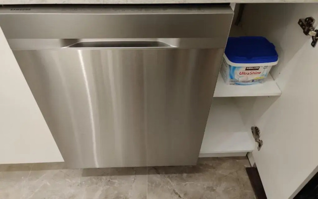 Modern & Comfy 2brdm Condo in Langley - Close to Highway 1