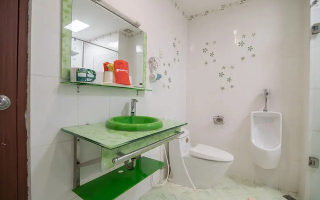 Reddoorz Plus Near Saigon Centre
