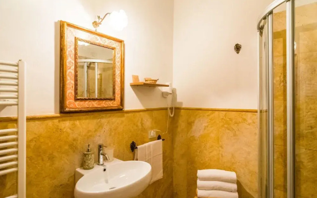 Farmhouse in Rapolano-terme With Swimming Pool, Garden, BBQ