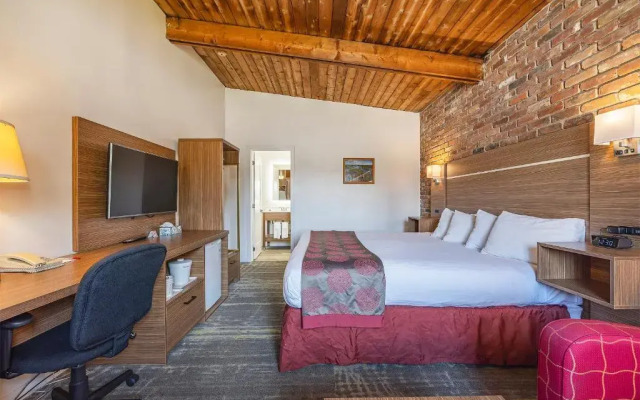 Ramada Gananoque Provincial Inn