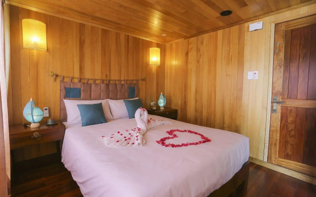 Secret Halong Cruise