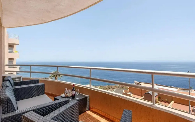 Apartment in Radazul With Stunning Sea Views