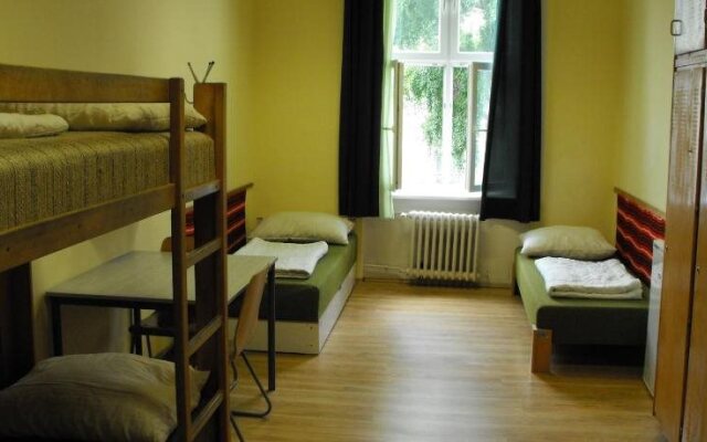 Mogyorodi Hostel