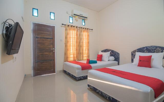 RedDoorz near Living Plaza Balikpapan 2