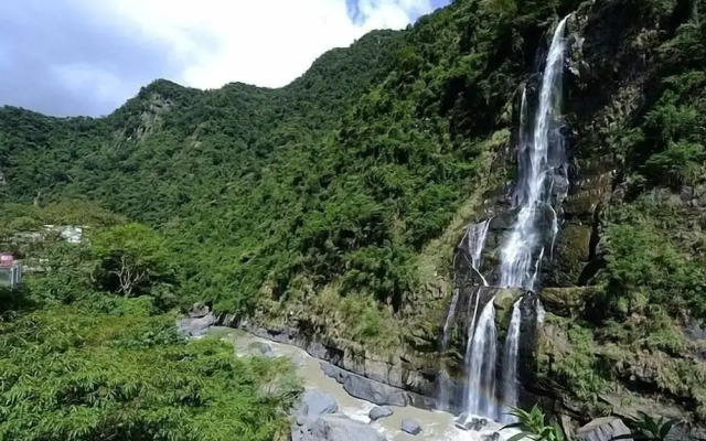 Wulai shuan hot spring house