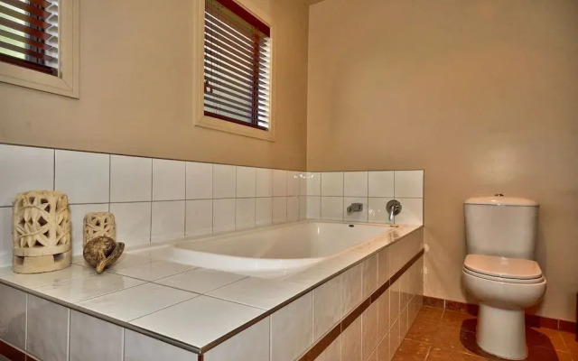 Style and comfort on Greenstone Place – Fernhill