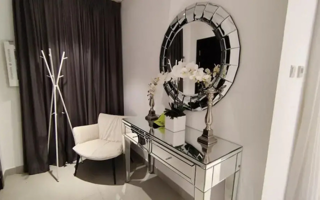 Phaedrus Living: Dubai Marina Arcade Residence 703