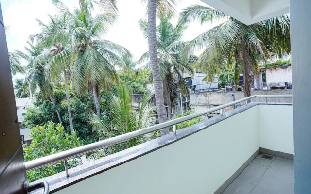 FabHotel Home Tree Service Apartment