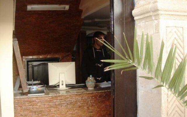 Riad Eraounak Souiri Hotel