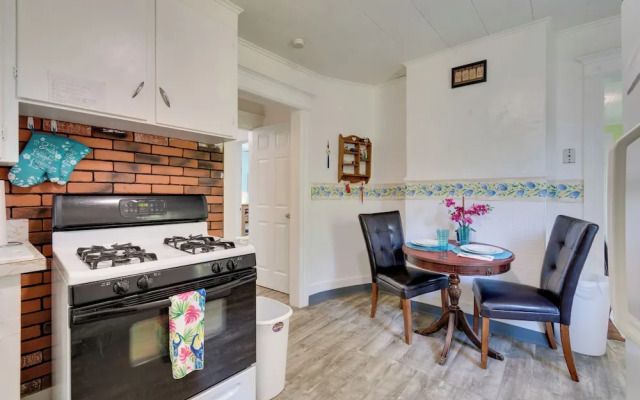 Idyllic Rochester Apt w/ Hot Tub: 2 Miles to Dtwn!