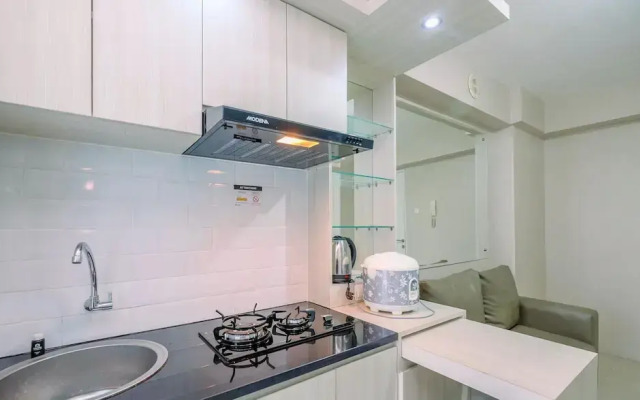Comfy And Homey 2Br At Bassura City Apartment