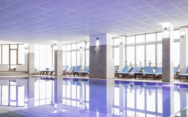 Sky Cabin Apartments