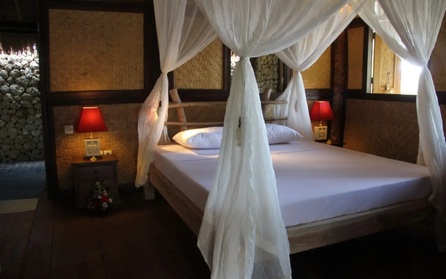 The Calmtree Bungalows