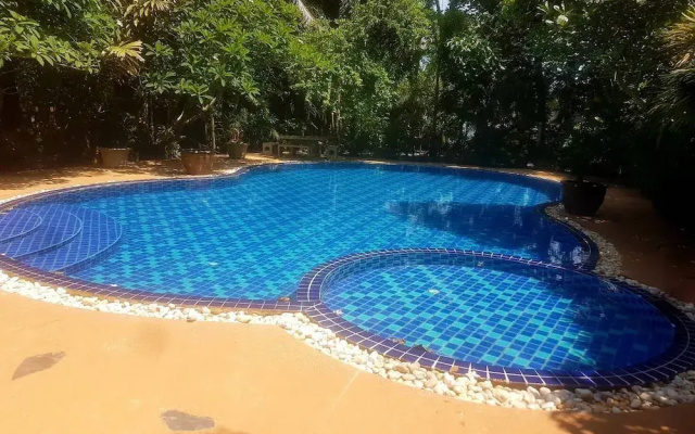 Jungle Bay Resort