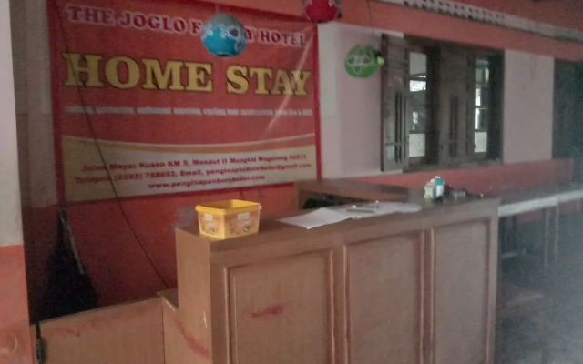 OYO 898 Joglo Family Hotel & Homestay