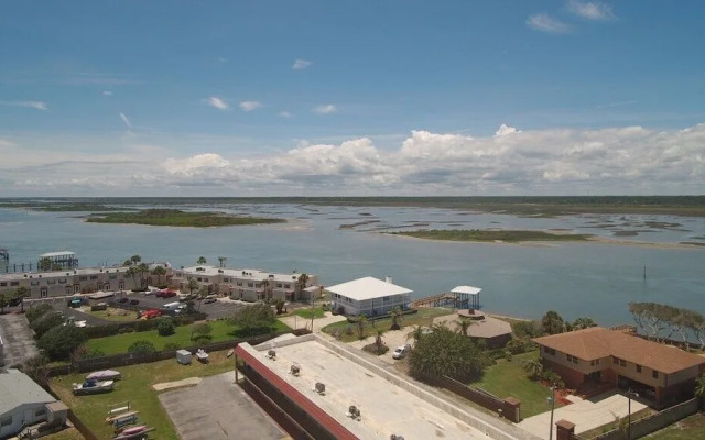 Pelican Inlet F137
