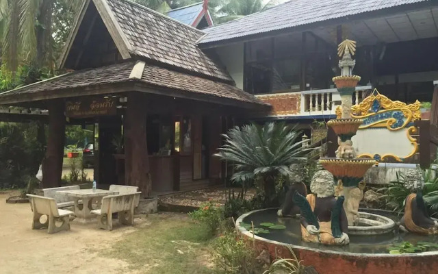 Chaloklum Bay Resort