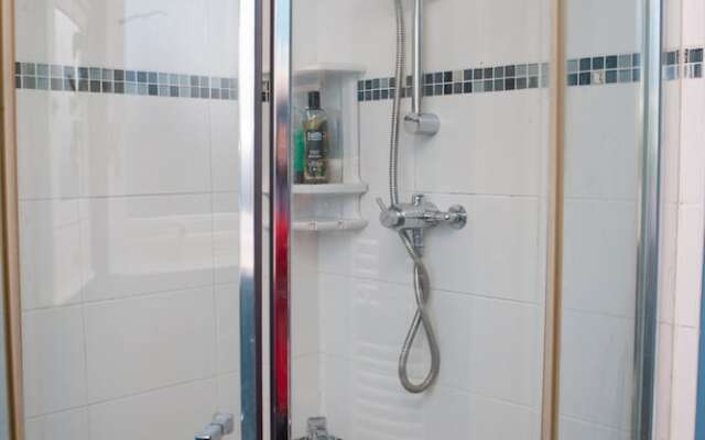 Spacious 2 Bedroom House With Country Feel