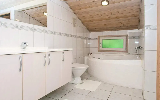 Secluded Holiday Home in Henne near Beach