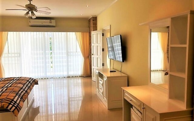 "1 Bedroom Apartment at View Talay 5"
