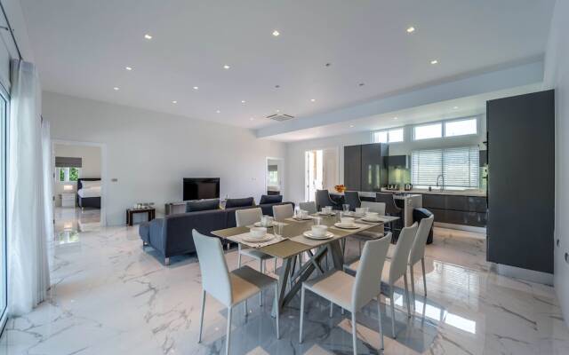 High-End Villa on Golf Course -BMG3, Hua Hin