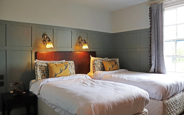 Shillingford Bridge Hotel