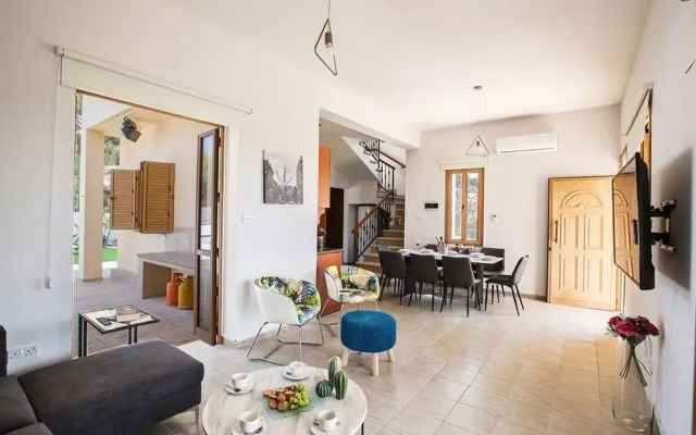 Villa Luna AQ Kr01 Prkr01