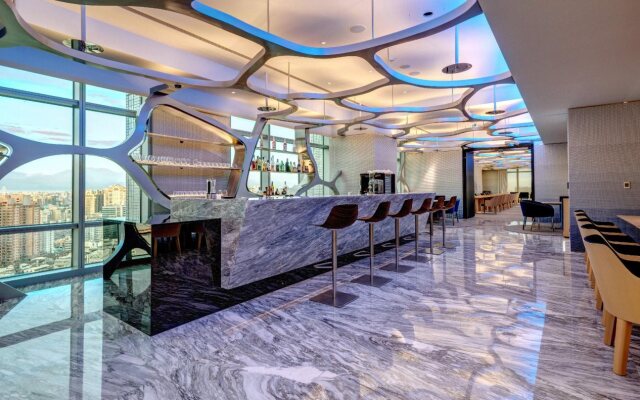 Silks Club