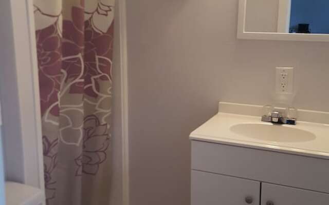 Country Squire Motel