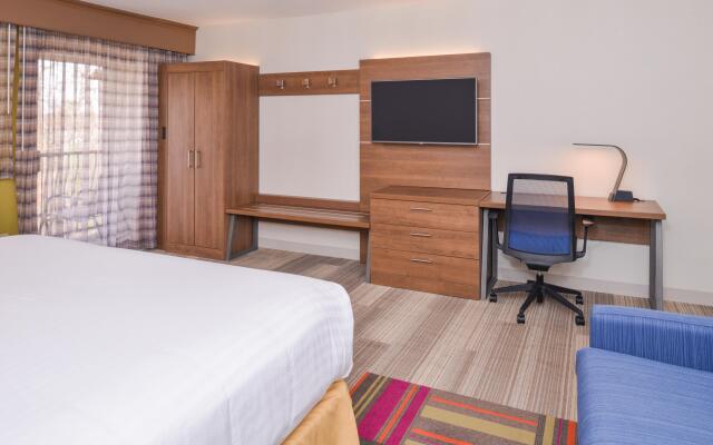 Holiday Inn Express Palm-Desert by IHG