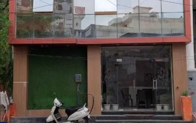 Upmanyu Guest House