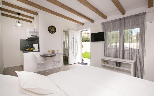 Studio apartments Tara