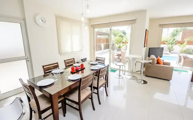 Rent Private Villa 018