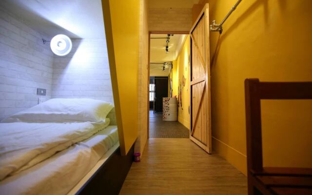 Hive Backpackers