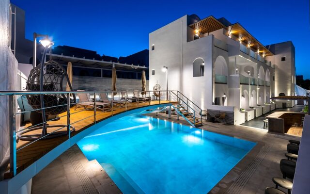 Deluxe Hotel Santorini