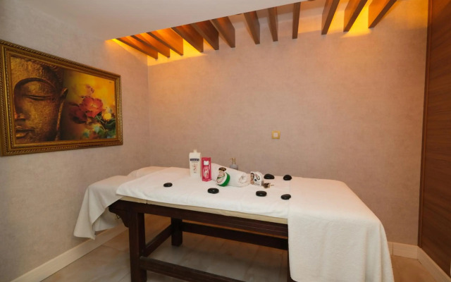 Les Lion Luxury Spa