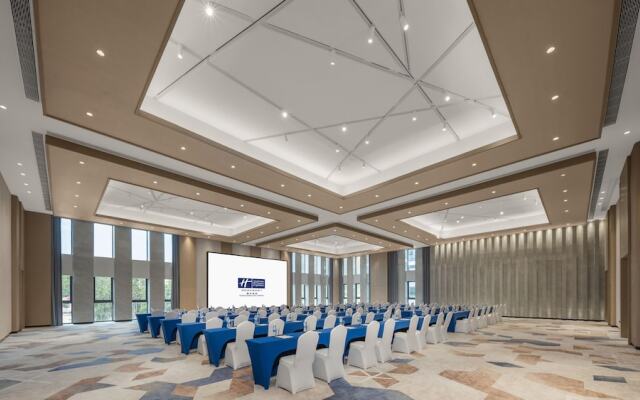 Holiday Inn Express Tengchong Hot Spring by IHG