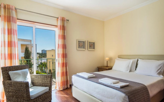 Villa Linda, Alto da Ria