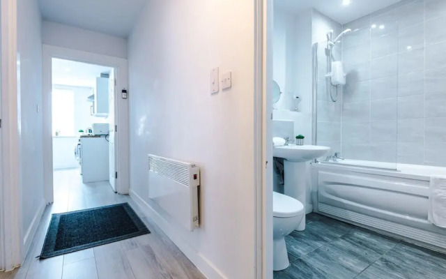 Stunning and Modern 2 Bedroom Apt in Liverpool