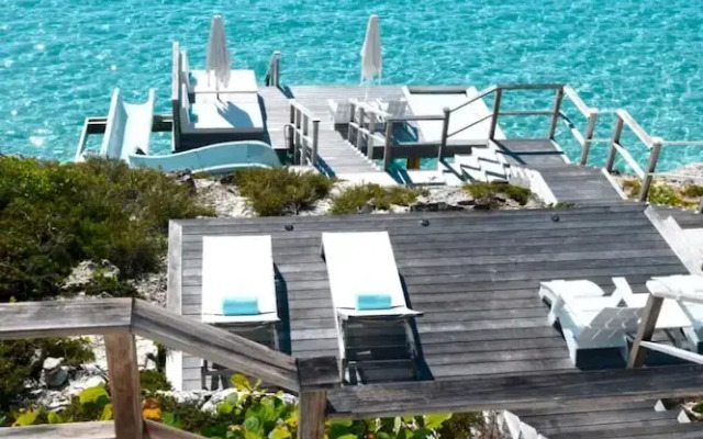 Private Oceanfront Luxury Infinity Pool Slide