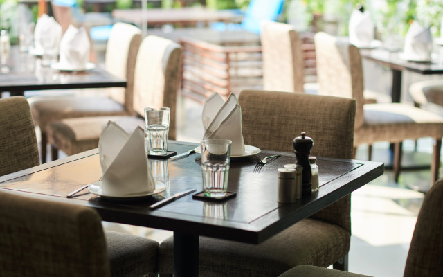 Narai Hotel (SHA Extra Plus)